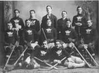 1903-04 Portage Lake hockey club world champs.jpg (207922 bytes)